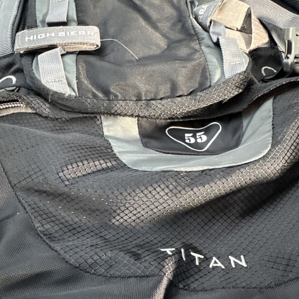 High Sierra Titan 55L Black Hiking Pack - Picture 2 of 3